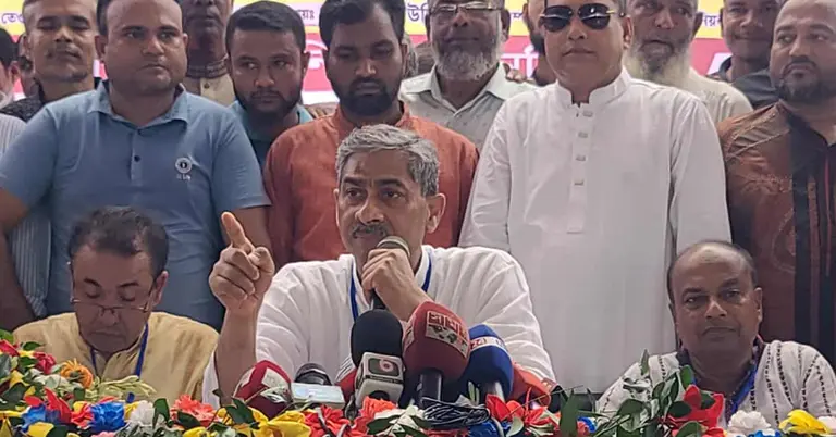 কথা বলছেন শহীদ উদ্দিন চৌধুরী এ্যানি